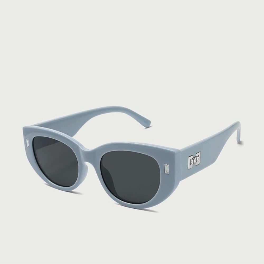 Stylish Blue Grey Sunglasses - Picture 3 of 3